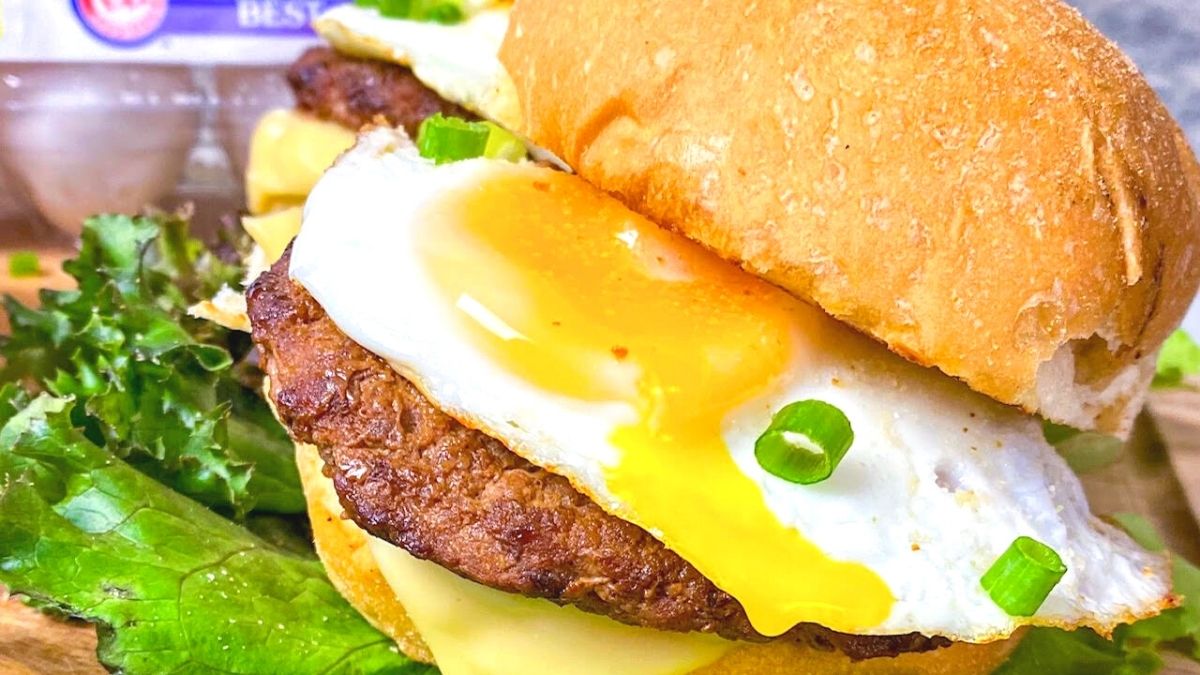 Longanisa & Fried Egg Sandwich